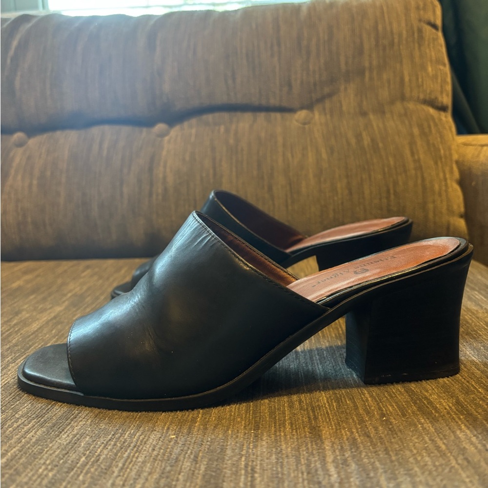 Étienne Aigner Elegant Black Women's Mules